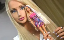 Những cách làm đẹp giật mình vì thần tượng búp bê Barbie