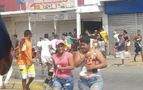 Venezuela bắt giữ 400 người gây bạo loạn tìm thực phẩm