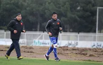 ĐT Việt Nam đội mưa rét tập luyện tại Iran