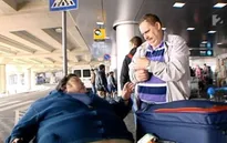 Nỗi khổ của hành khách thừa cân khi đi máy bay