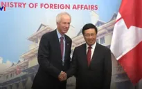 Phó Thủ tướng Phạm Bình Minh tiếp Bộ trưởng Ngoại giao Canada