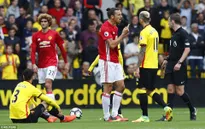Thua Watford, Mourinho đổ tại trọng tài và… may mắn