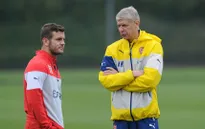 Wilshere cam kết tương lai tại Arsenal