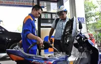 Giá xăng có thể giảm 200-300 đồng/lít