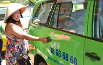 Điểm báo sáng 05/1: Xăng giảm, cước taxi bất động