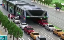 Trung Quốc thử nghiệm xe bus dạng hầm đầu tiên