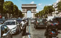 Pháp cấm xe cổ lưu thông trong trung tâm thành phố Paris