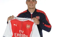 Dày công săn đuổi, Arsenal chính thức sở hữu Xhaka