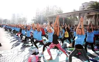 9.000 người cùng tham gia tập yoga tại Dubai