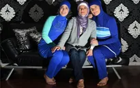 Pháp đình chỉ lệnh cấm mặc đồ bơi burkini