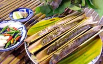 Độc đáo món cá kèo nướng ống sậy nơi miền Tây sông nước