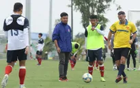 Buổi huấn luyện của Ryan Giggs và Paul Scholes cho các cầu thủ PVF