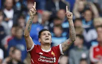VIDEO Coutinho đá phạt hoàn hảo, Liverpool cầm chắc vé dự Champions League