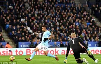 Thắng nhàn cựu vô địch Leicester City, Man City củng cố ngôi đầu!
