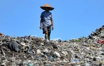 Indonesia sản xuất túi làm từ sắn để chống rác thải nhựa