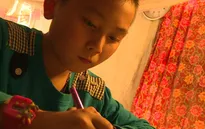 Tinh thần hiếu học của cậu bé mồ côi cha mẹ