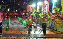 Hơn 10.000 người chạy marathon... lúc nửa đêm ở Thái Lan