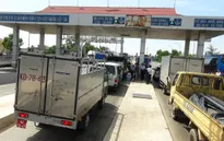 Quảng Bình: Người dân dàn xe phản đối trạm thu phí Quán Hàu