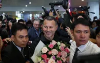 2 cựu danh thủ của Manchester United Ryan Giggs và Paul Scholes đã đến Việt Nam