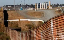 Mỹ giới thiệu bức tường biên giới mẫu giữa Mỹ và Mexico