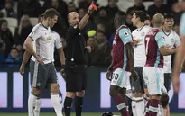 "Cầu thủ 12" của Man Utd nhận kỷ luật nặng vì "còi méo"