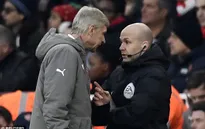 Wenger: Trọng tài thích thì đuổi tôi thôi