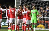 Theo Walcott ghi bàn thứ 100, Arsenal thắng dễ ở vòng 5 cúp FA