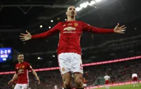 "Vua" Eric Cantona nức nở khen Ibrahimovic... giống mình