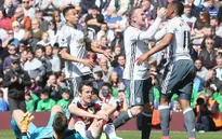 Burnley 0-2 MU: Martial, Rooney lập công, MU sắp đuổi kịp Man City