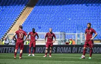 Gục ngã ở derby, Roma sắp "buông súng" trong cuộc đua vô địch