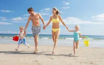 Những lưu ý đặc biệt khi đưa trẻ đi chơi biển