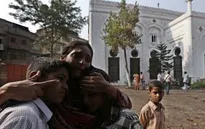 Afghanistan: Xe dân thường trúng bom của Taliban, 11 người thiệt mạng