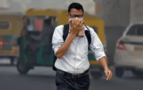 Ô nhiễm không khí chạm mức nguy hiểm ở New Delhi