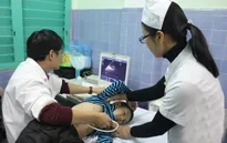 Khám sàng lọc bệnh tim bẩm sinh miễn phí cho trẻ em tại tỉnh Hòa Bình