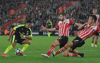 Đá bù vòng 26 giải Ngoại Hạng Anh: Southampton 0-2 Arsenal, Wenger nuôi hy vọng dự Champions League