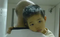Bố ung thư phổi đi chăm con bệnh máu trong nghẹn ngào nỗi đau