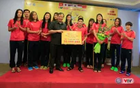 VTV Cup Tôn Hoa Sen 2017: 2 ĐT bóng chuyền nữ Việt Nam nhận sự động viên từ BTC