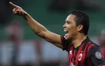 Tính gây sốc với Aubameyang, AC Milan quyết "trảm" Bacca