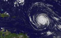 Bão Irma mạnh cấp 4 tiến vào vùng biển Caribe