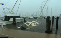 Bão Harvey đổ bộ vào Mỹ gây ra lốc xoáy