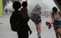 Cơn bão Merbok đổ bộ vào Hong Kong, Trung Quốc