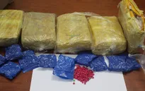 Khen thưởng tập thể phá thành công vụ vận chuyển trái phép 30.000 viên ma túy tổng hợp