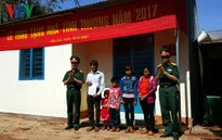 Bộ đội Gia Lai trao tặng nhà tình thương cho hộ nghèo