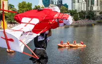 Thú vị cuộc thi "Người chim" tại Australia
