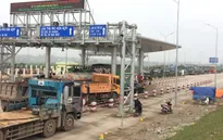 Phú Thọ: Hơn 40 xe chặn 2 đầu trạm thu phí BOT