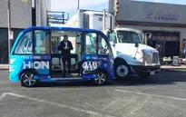 Xe bus tự lái bị tai nạn ngay trong ngày đầu hoạt động