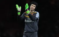 Đồng nghiệp chấn thương đầu, Petr Cech rộng tay giúp đỡ