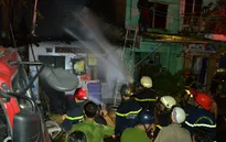 Cháy 6 nhà ven sông Sài Gòn