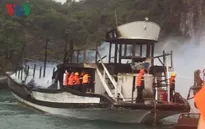 Cháy tàu du lịch trên vịnh Hạ Long, 14 khách nước ngoài an toàn