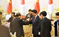 Thủ tướng Nguyễn Xuân Phúc chiêu đãi trọng thể Thủ tướng Nhật bản Shinzo Abe